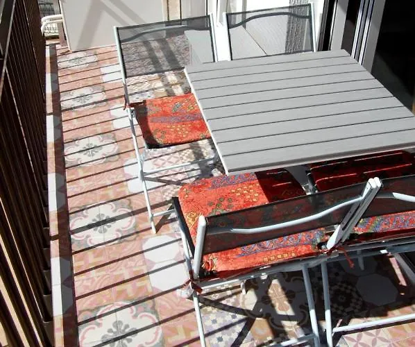 Appartement Paola 22 *